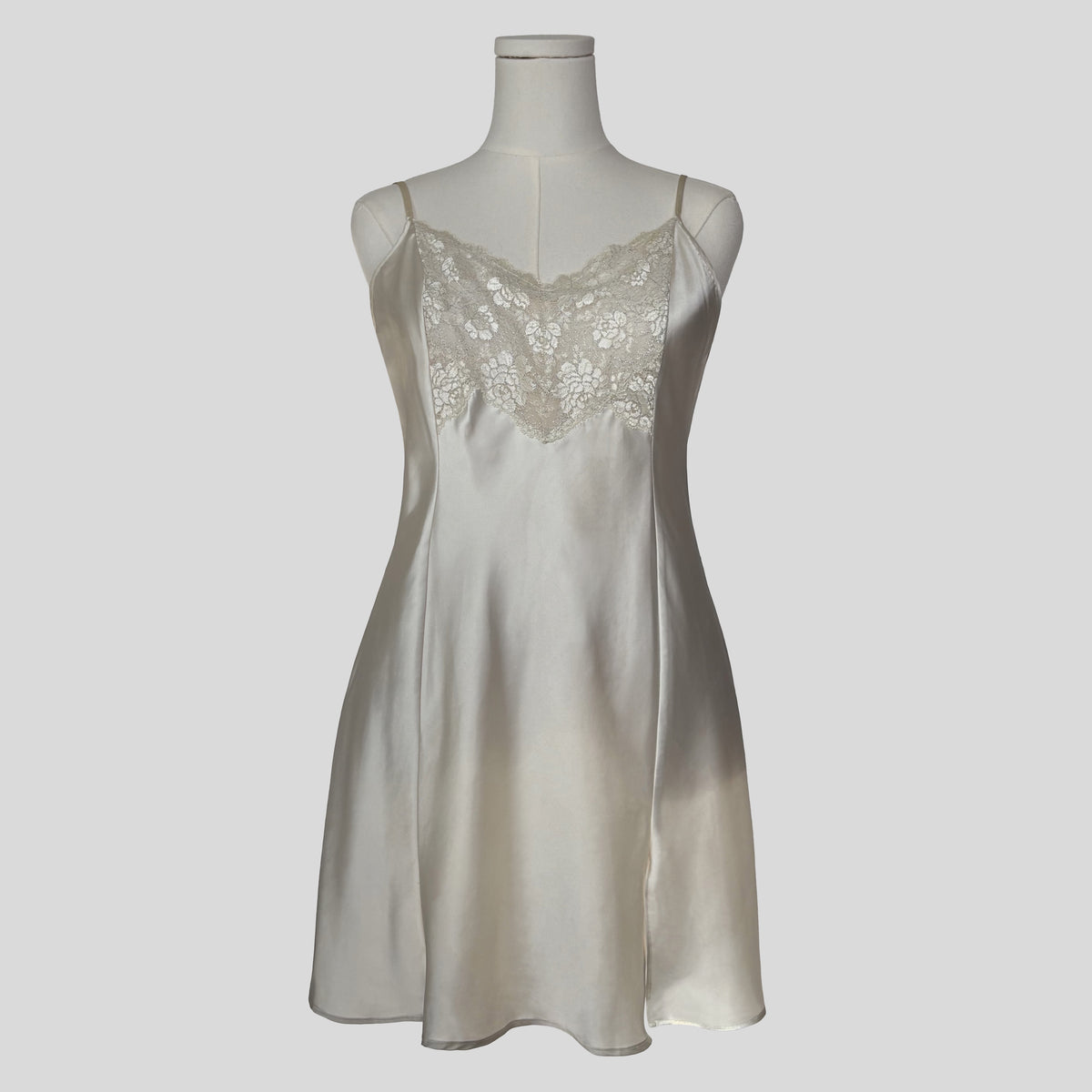 Lace inset bust slip