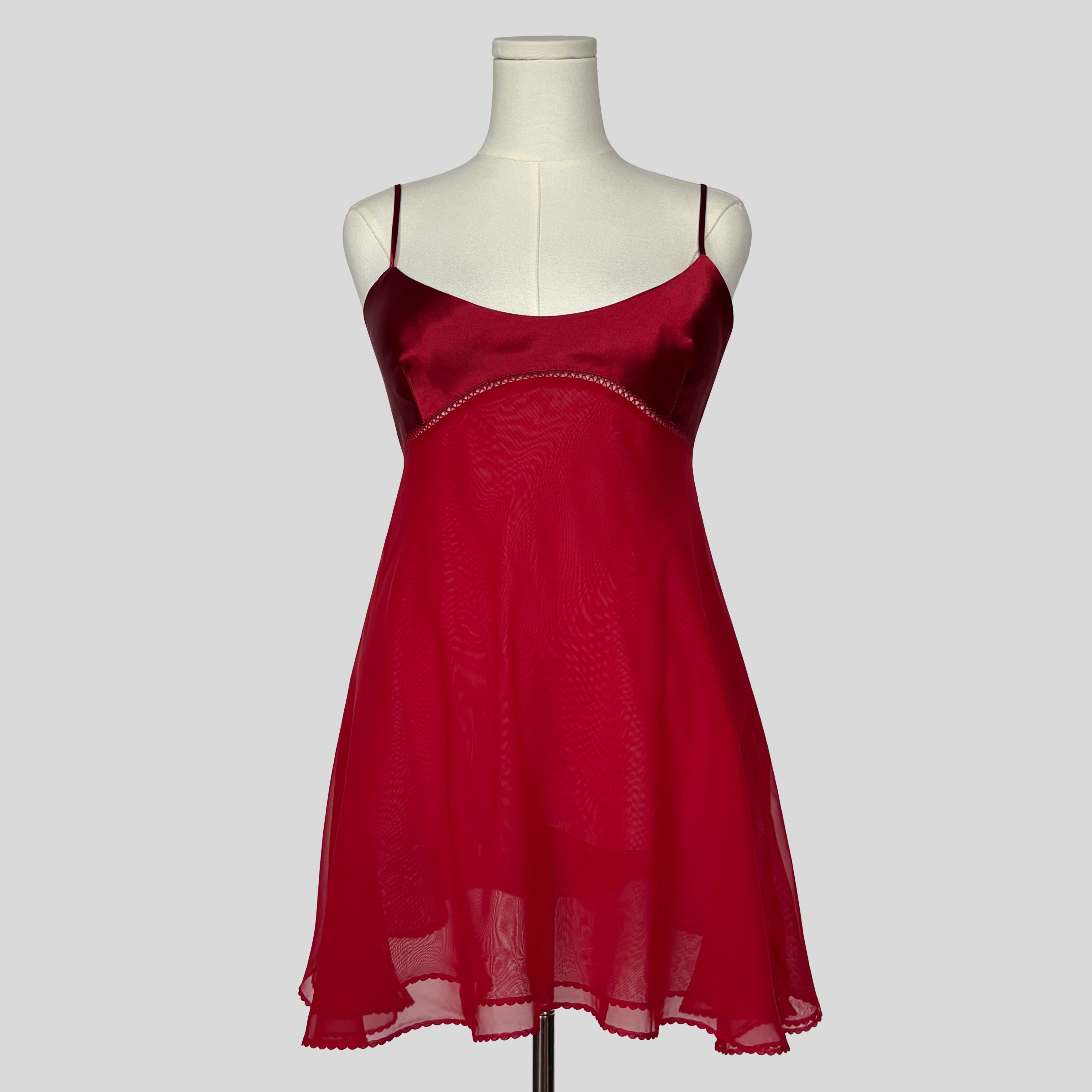 Silky bust babydoll slip in red