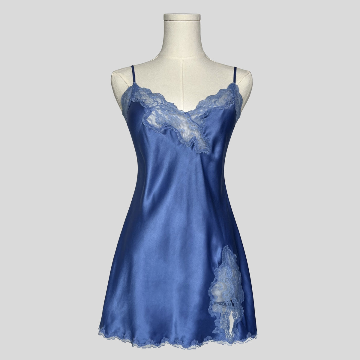 Sweetheart lace trim slip in dark blue