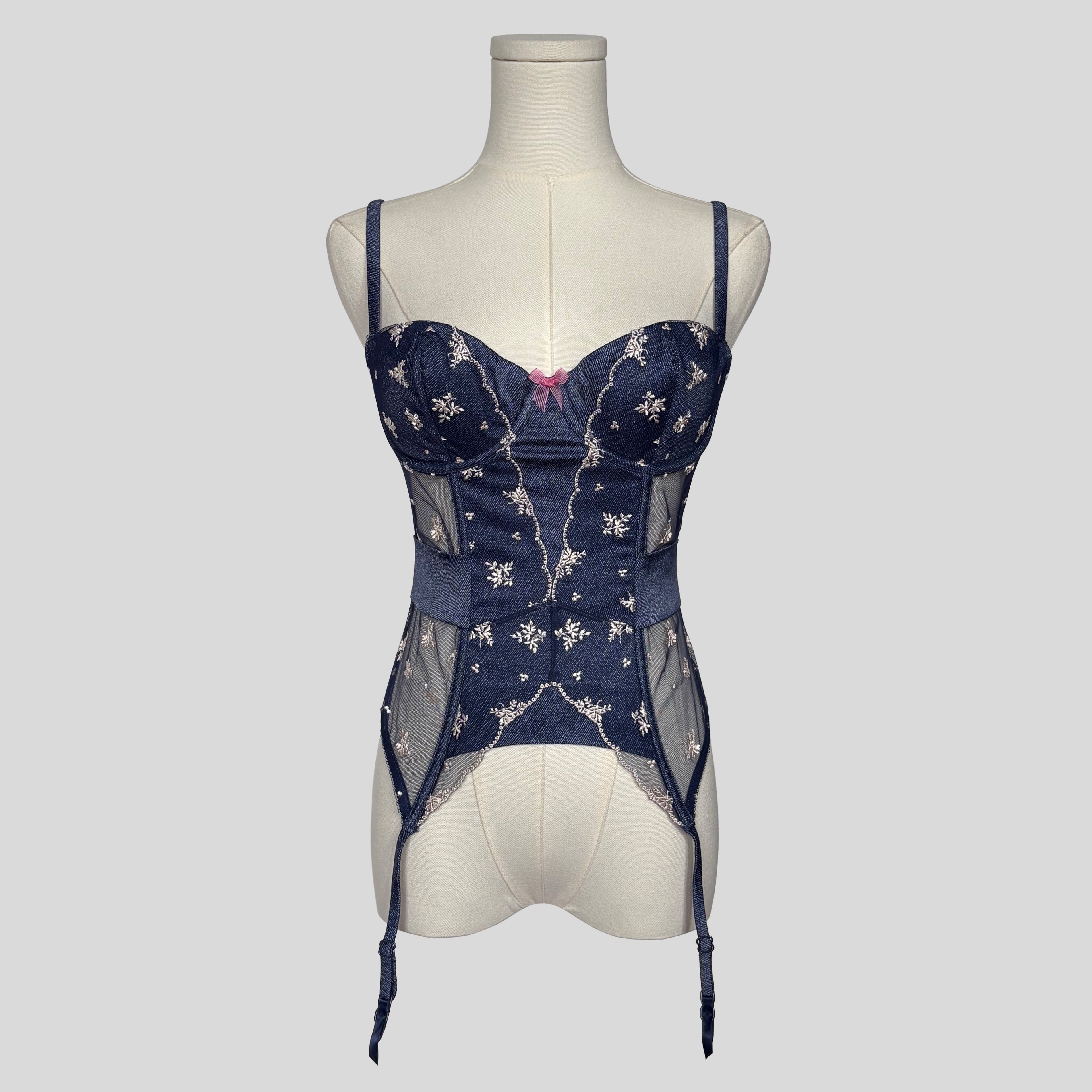 Dainty embroidered mesh trim corset