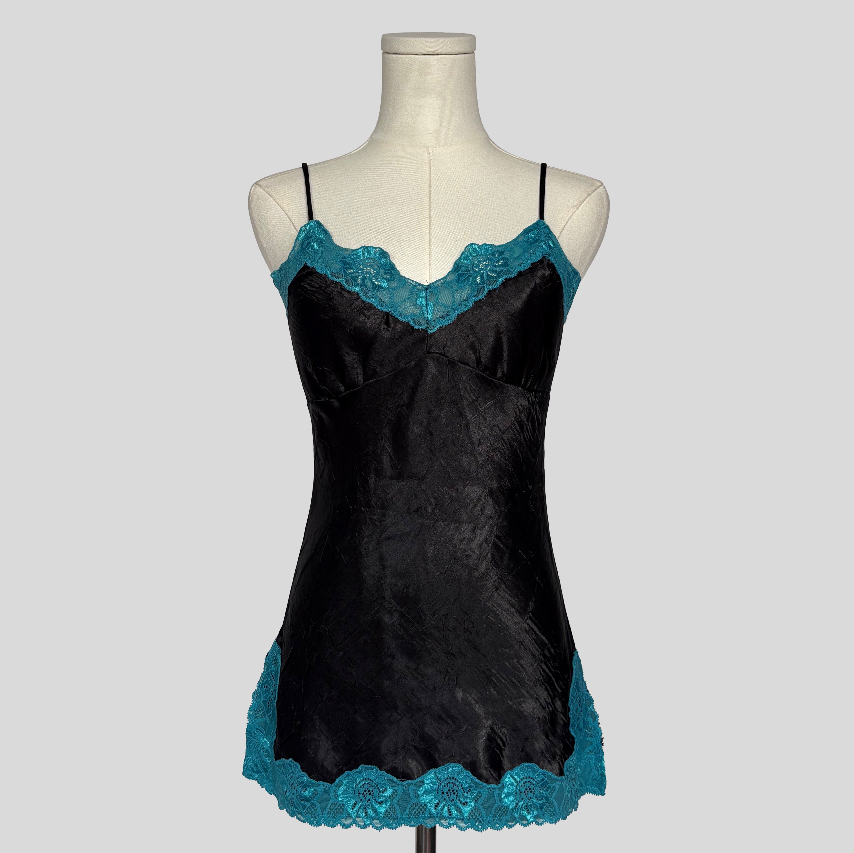 Crinkle texture lace trim cami