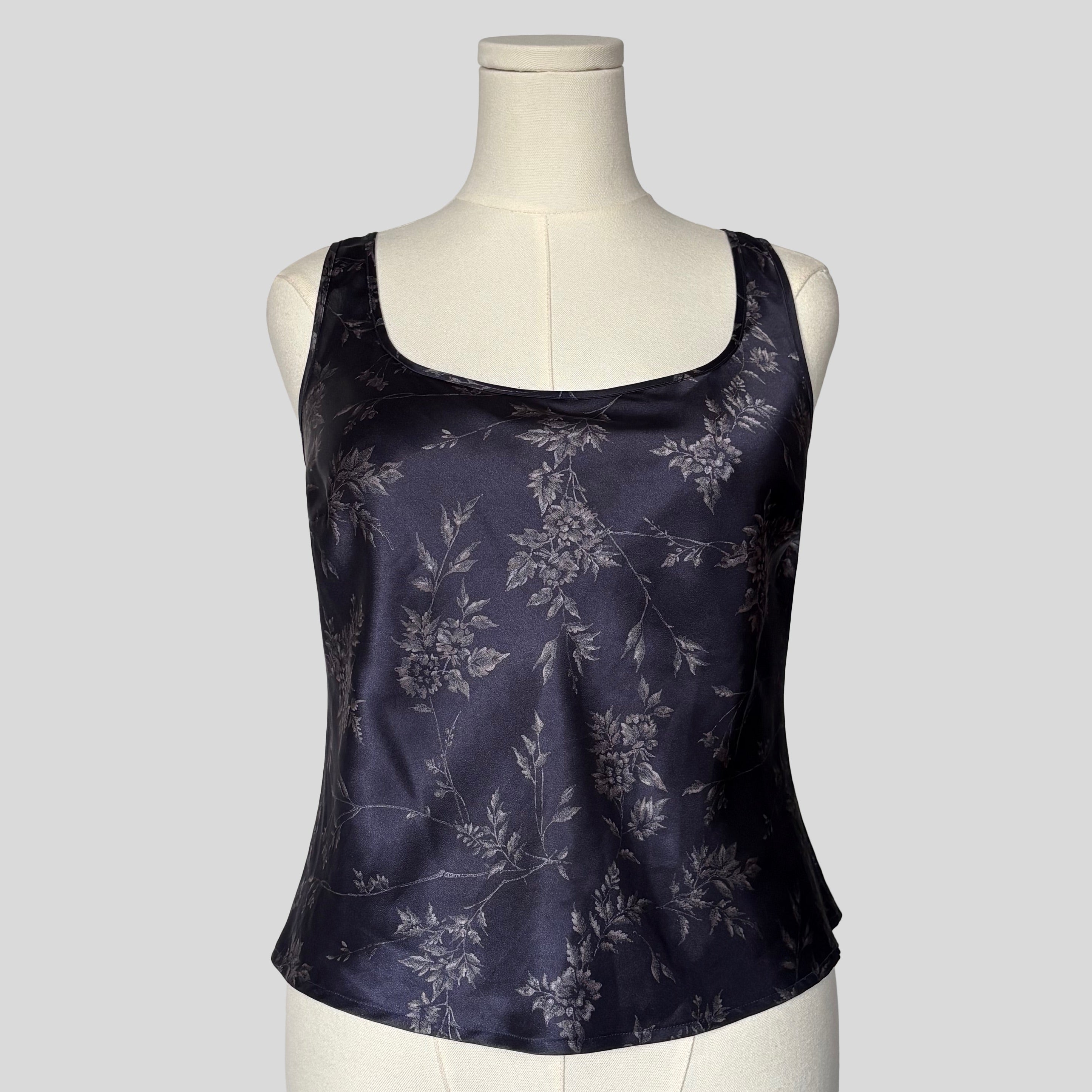 Silky tank top in navy floral