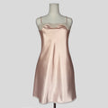 Scalloped lace trim alip