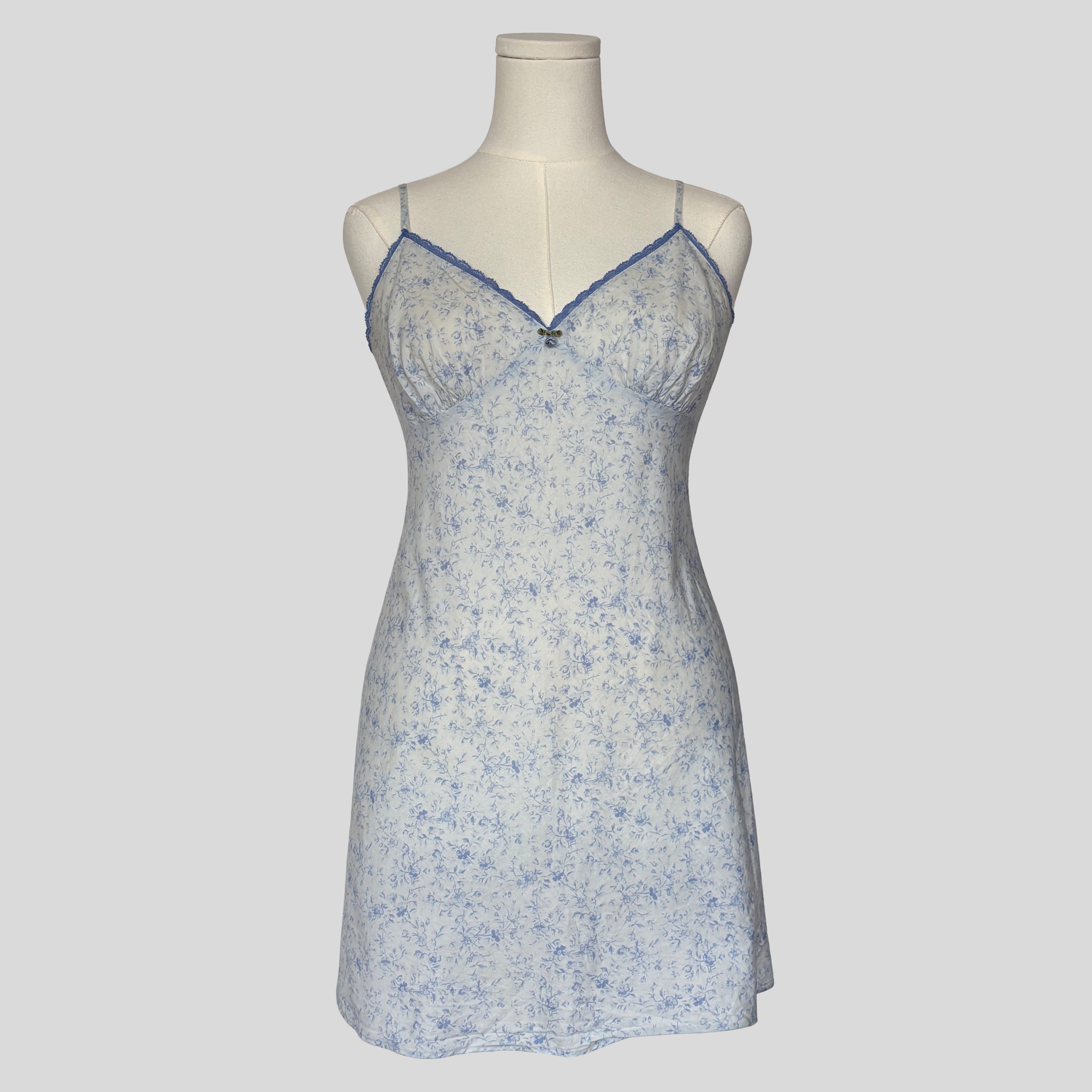 Cottage rosette dress in dainty floral