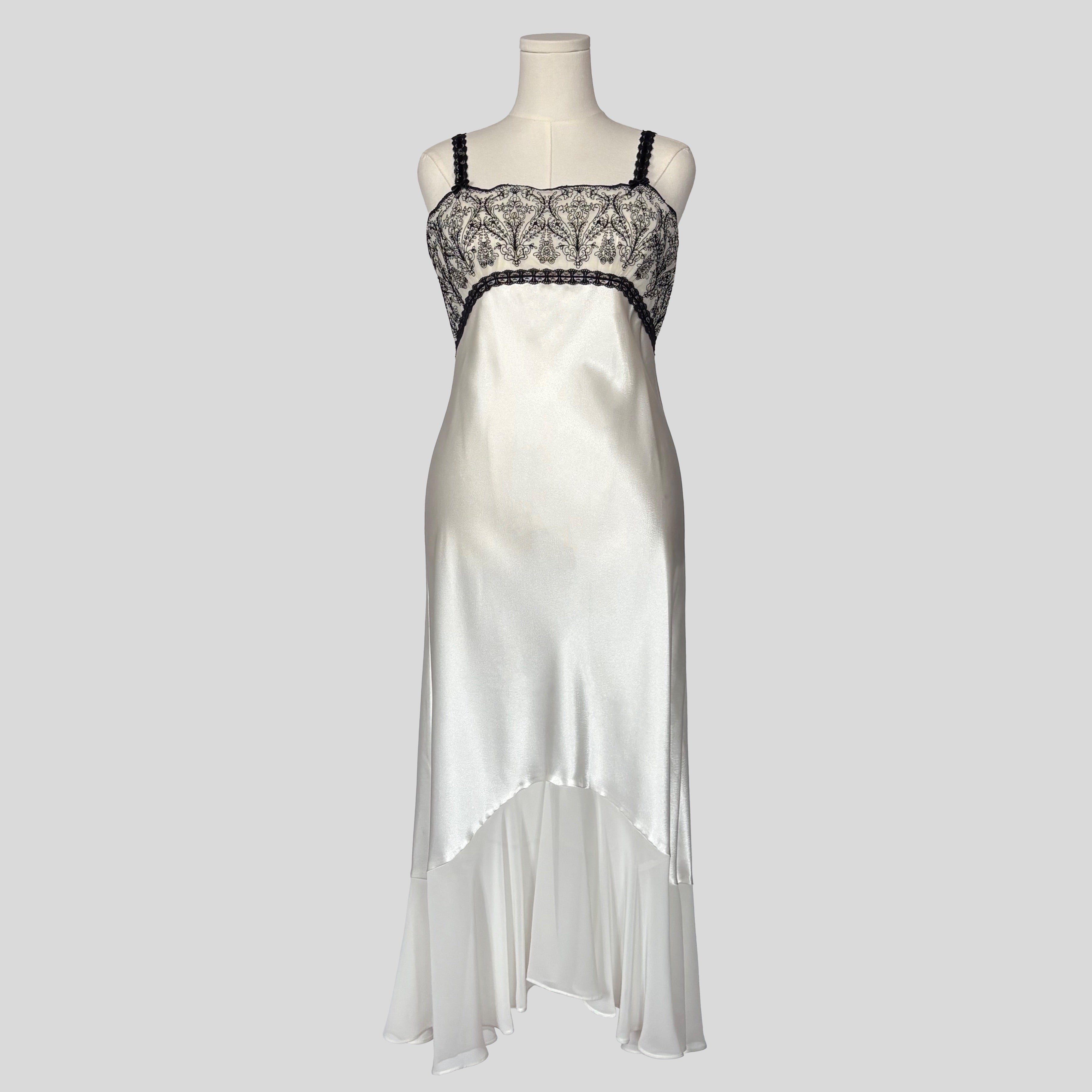 Lace bust bridal gown