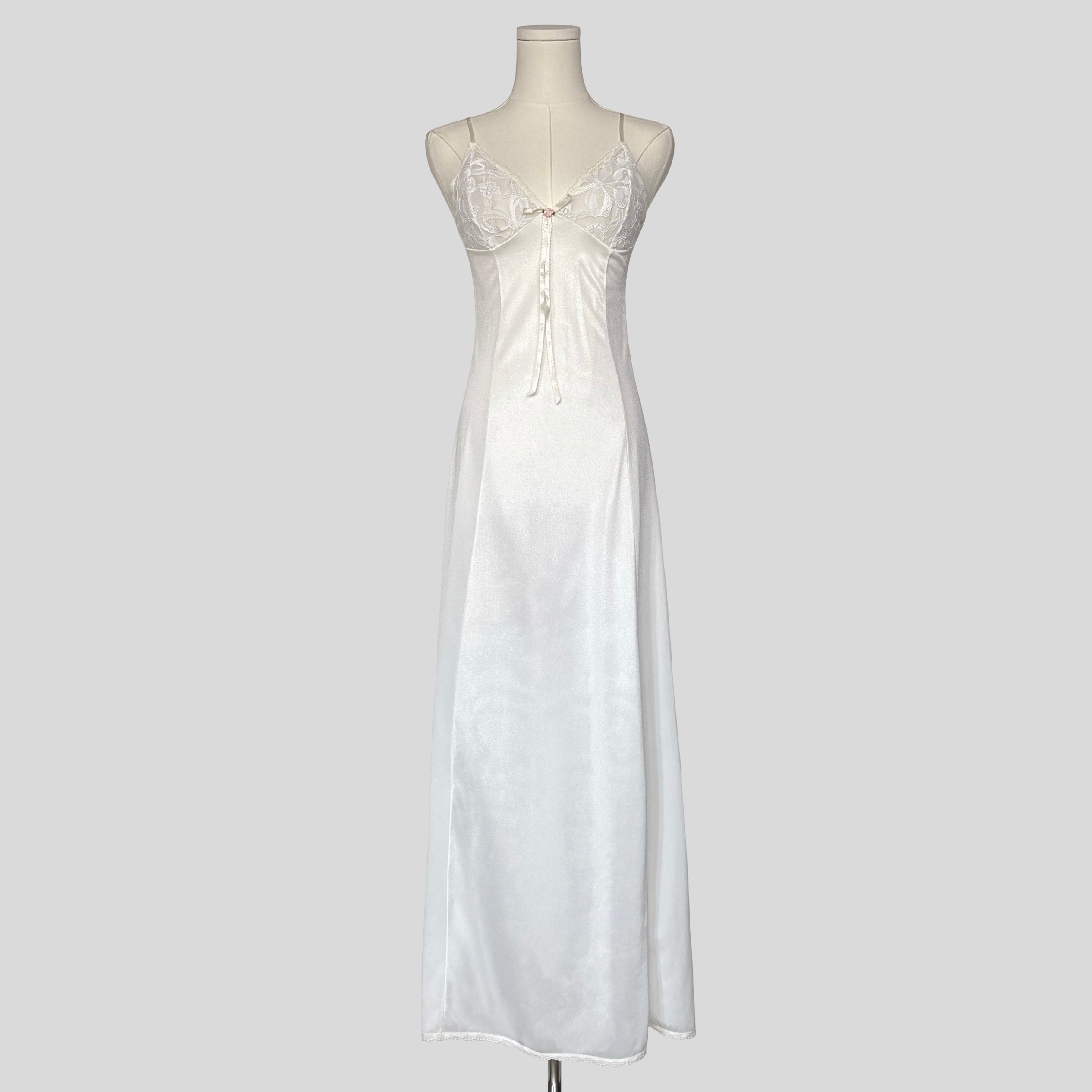 Dainty lace bust gown