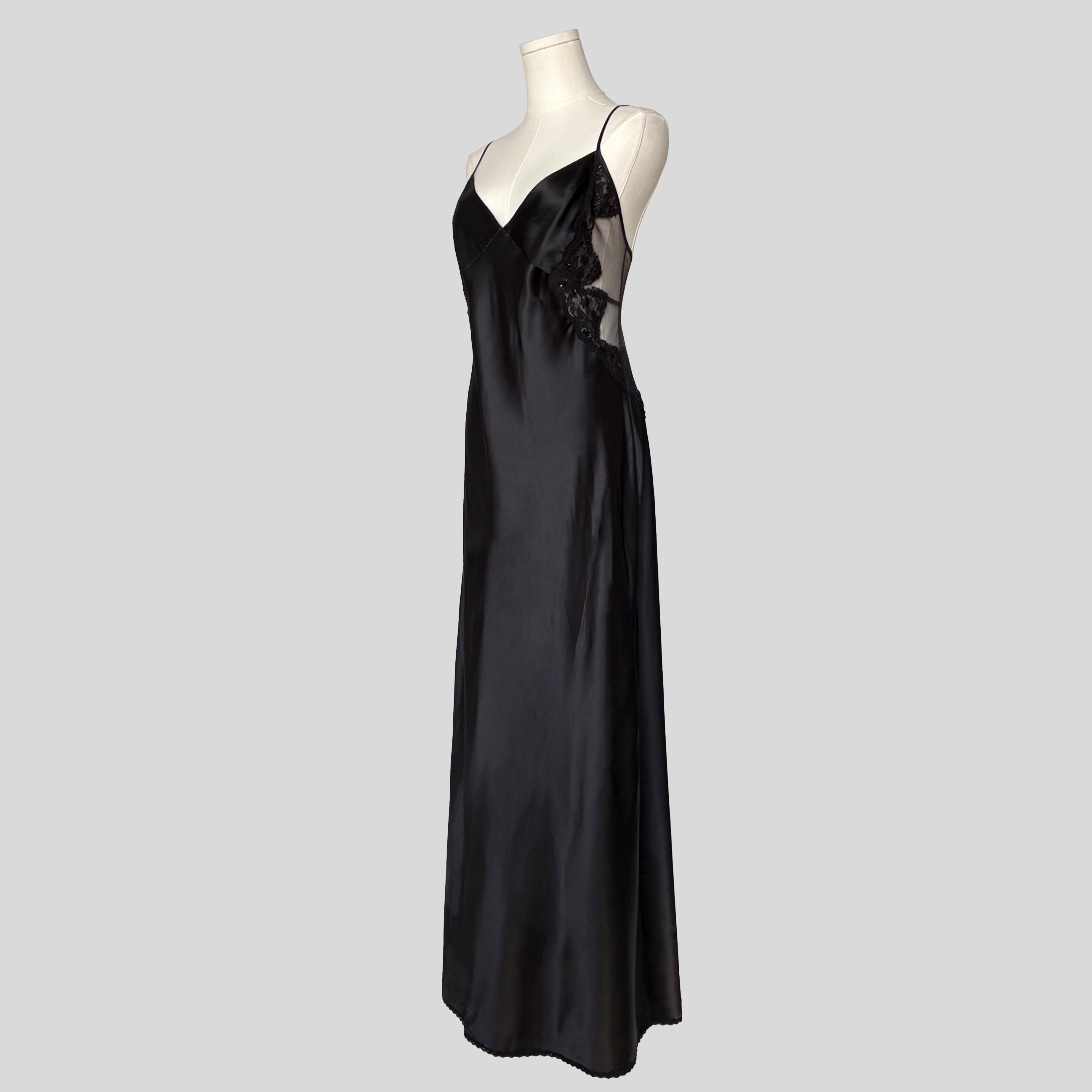 Backless silky gown in black