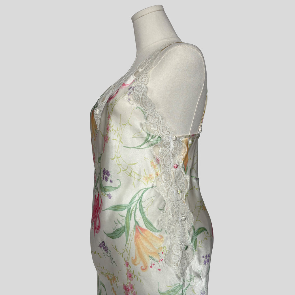 Floral lace trim gown