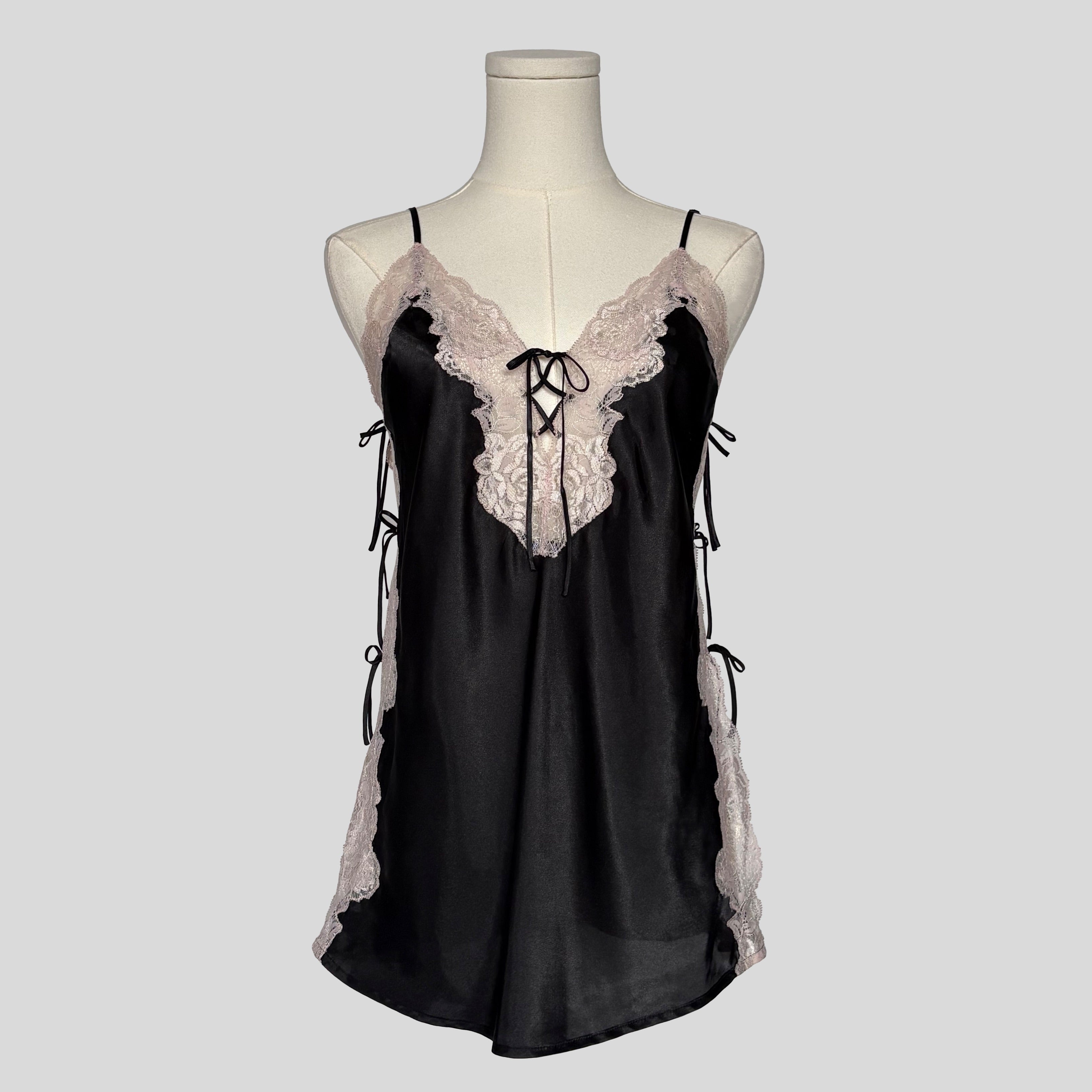 Lace trim tie side slip