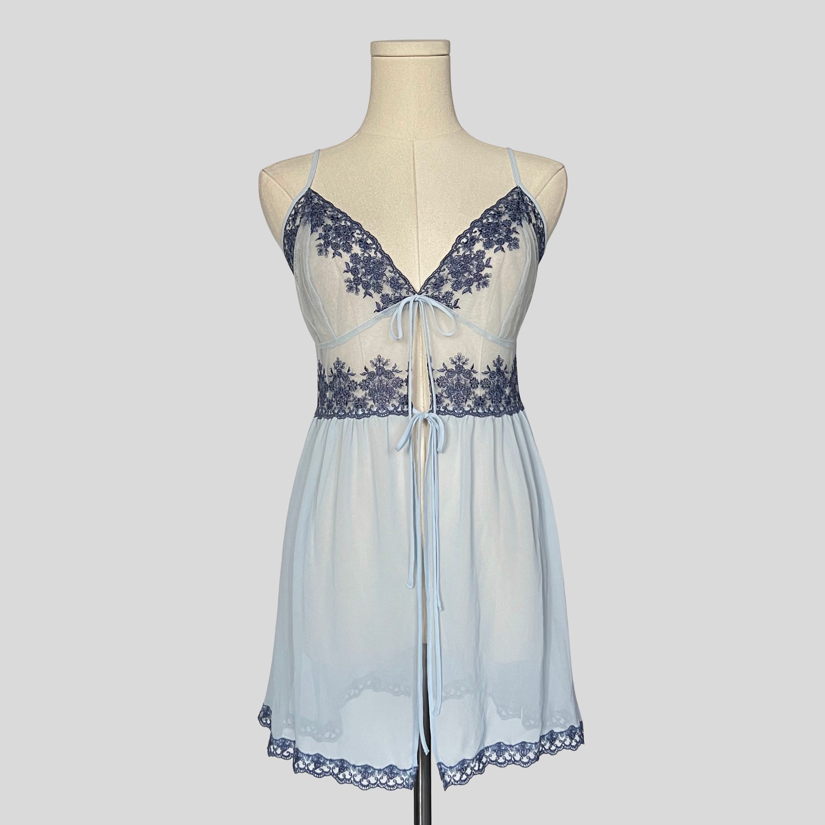 Sheer lace trim split front flyaway chemise in blue