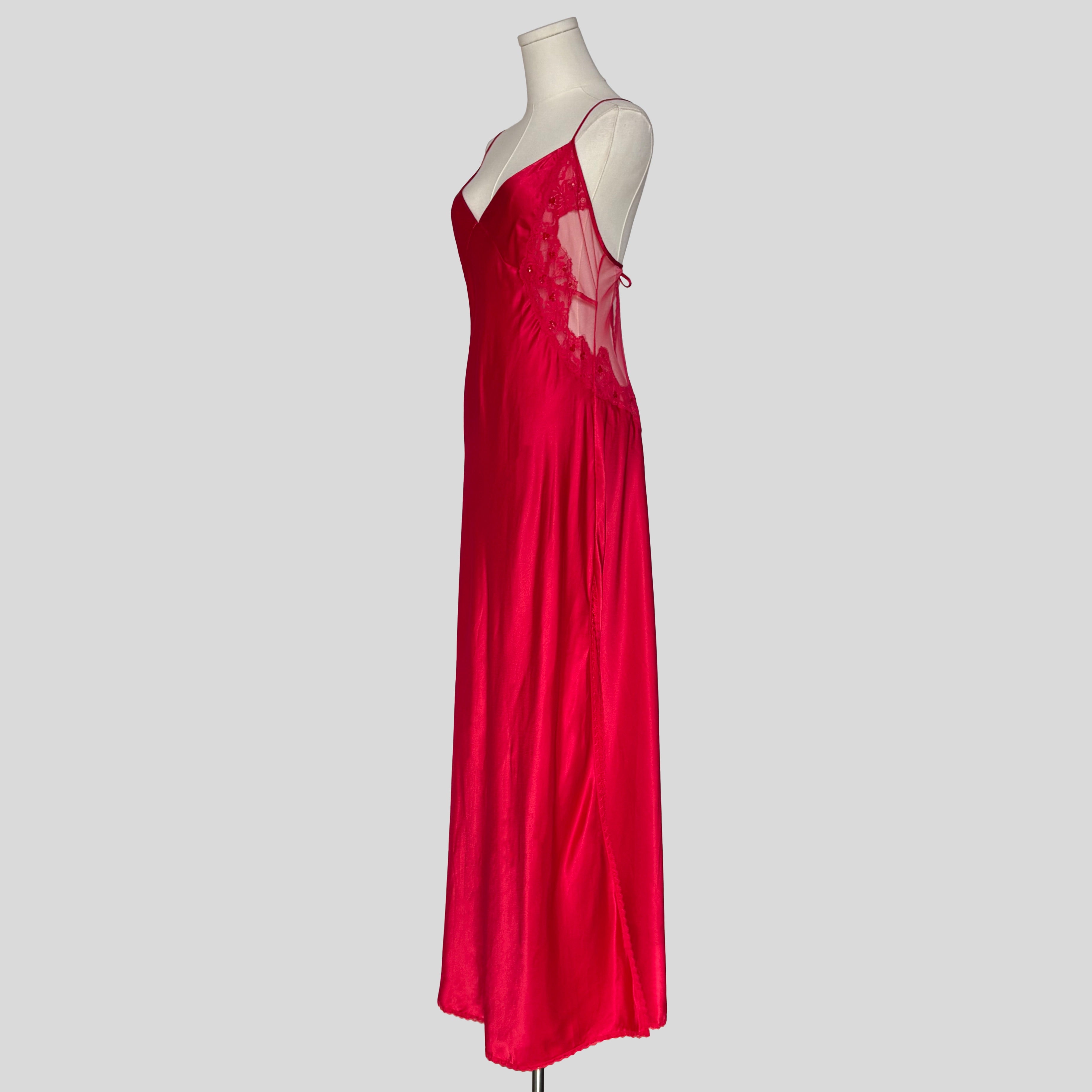 Backless silky gown and mesh robe set in red