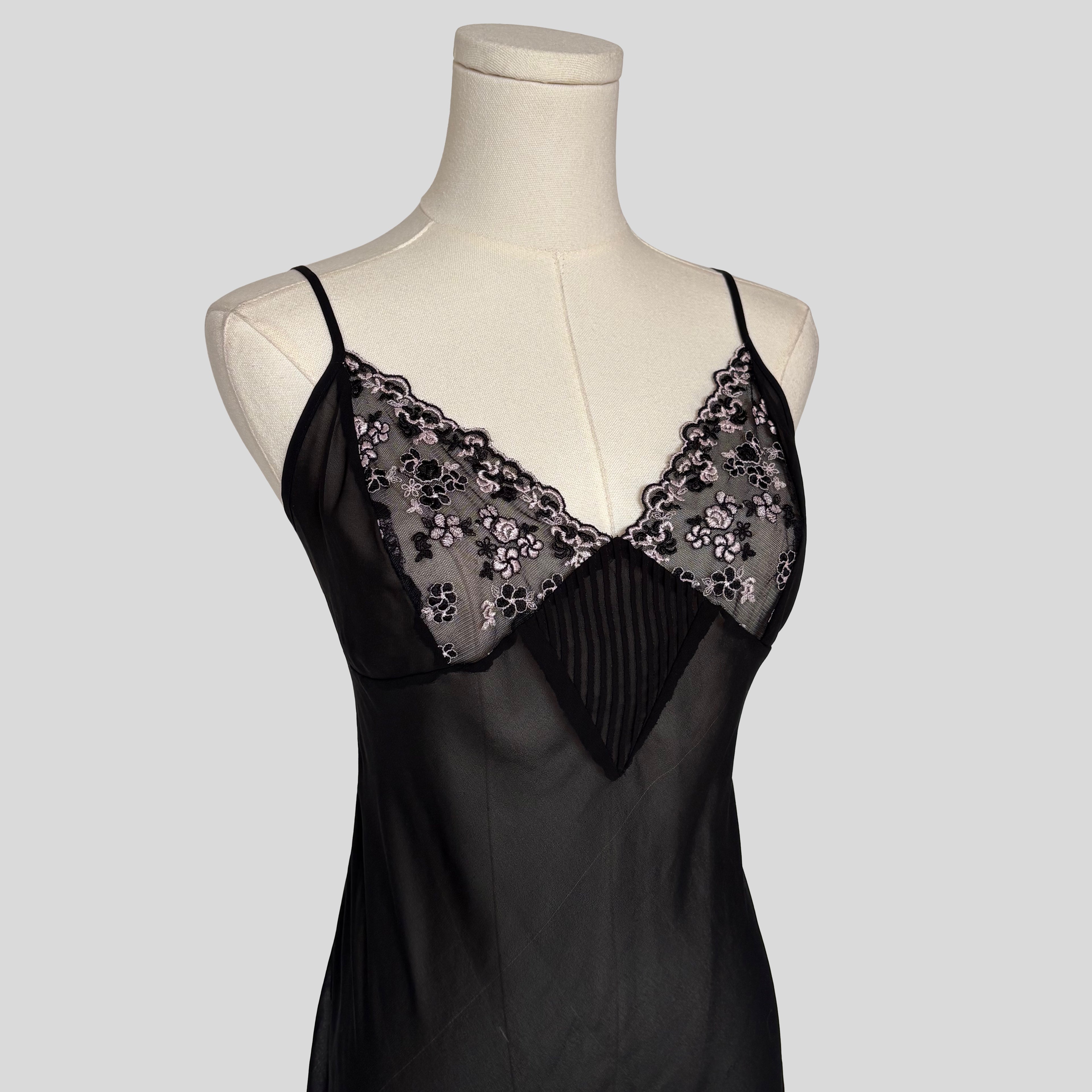 Sheer flower embroidery gown
