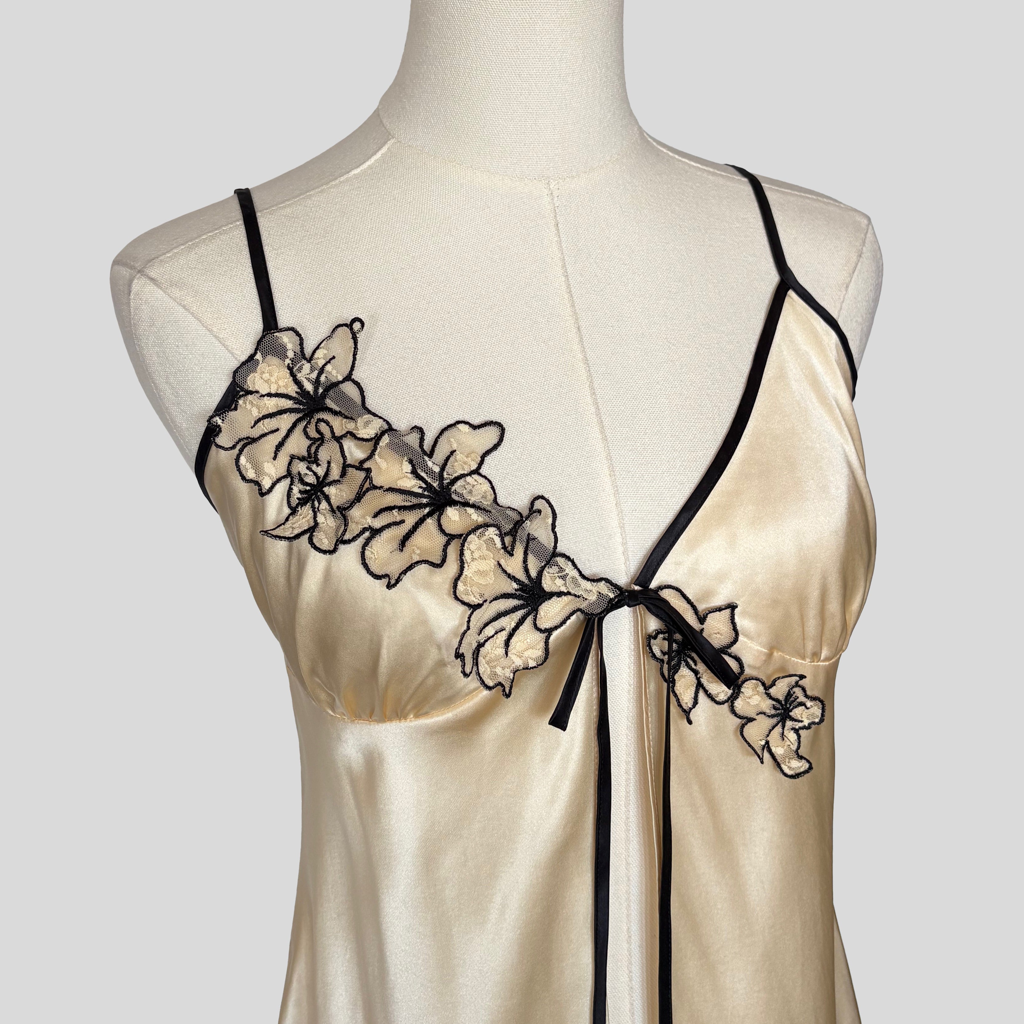 Flower trim split front babydoll dress