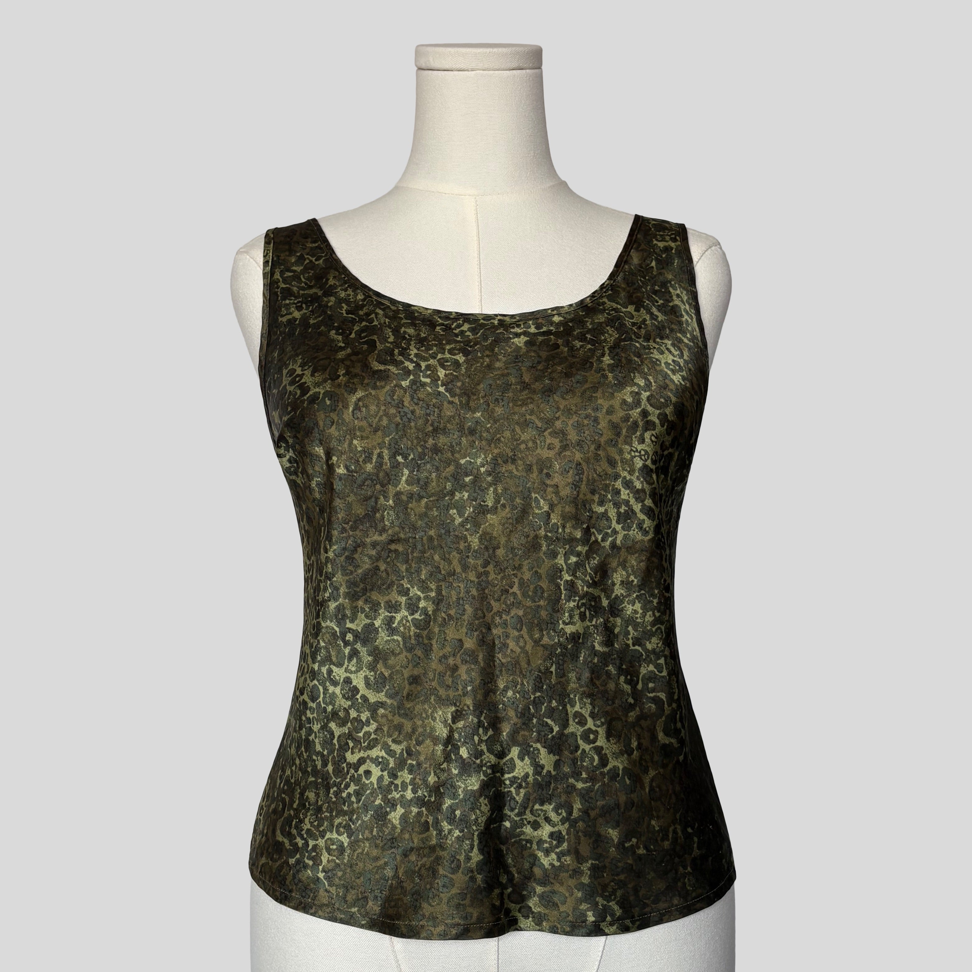 Silky tank top in green print
