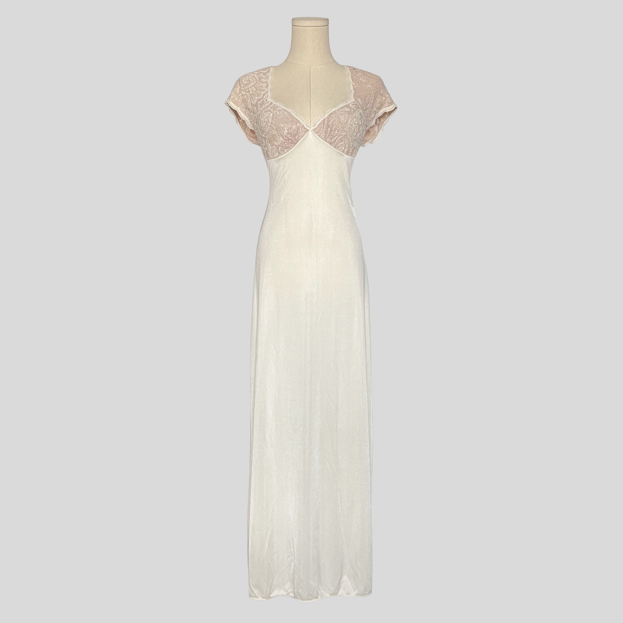 Lace bust short sleeve backless gown