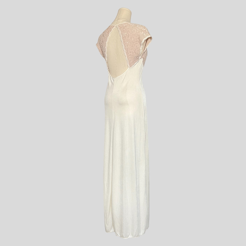 Lace bust short sleeve backless gown